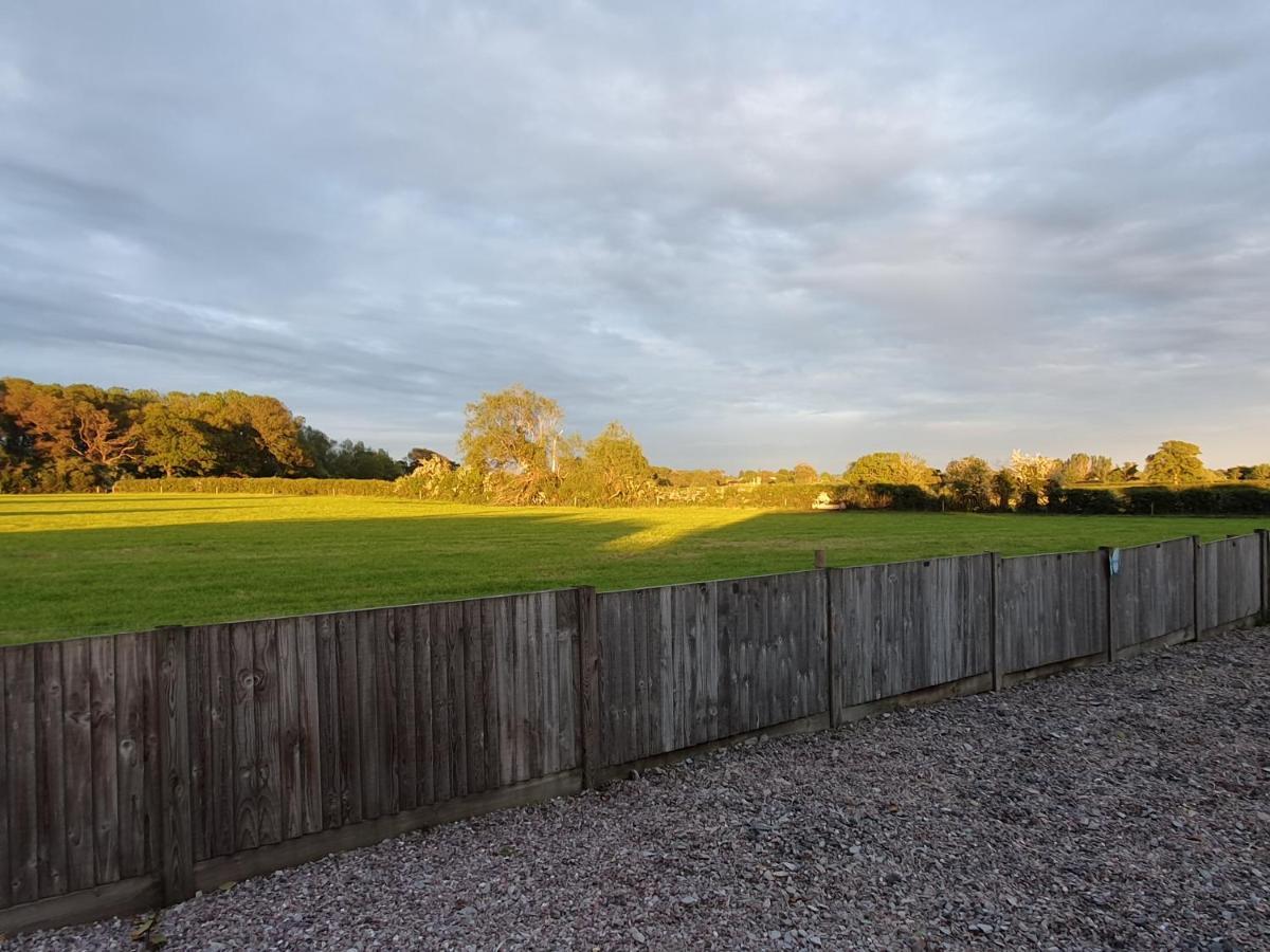 Wrenbury Foxes Field B&B Aston Nantwich المظهر الخارجي الصورة
